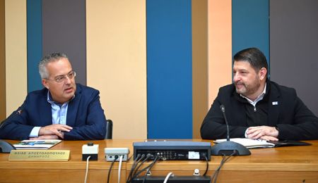ΠΕΡΙΦΕΡΕΙΑ ΑΤΤΙΚΗΣ: 2 ηλεκτρικά απορριμματοφόρα, 1 καφέ κι 1 κλαδοτεμαχιστής στον Δήμο Παπάγου Χολαργού